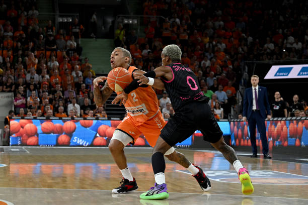 对手强大的 对手强大的